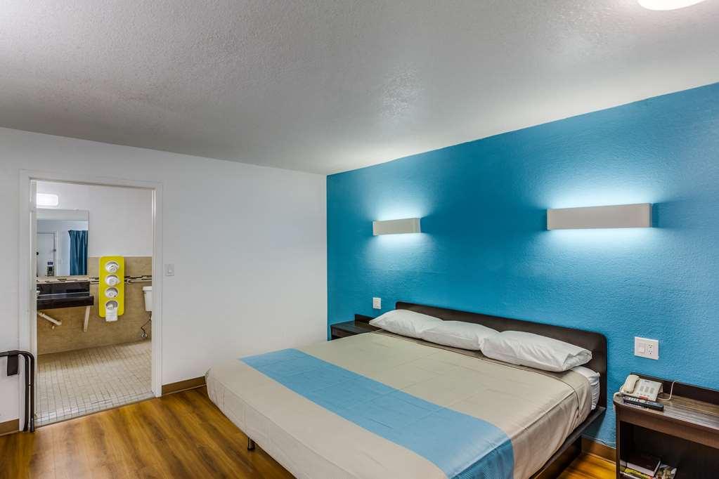 Motel 6 Fort Worth - Northside Номер фото