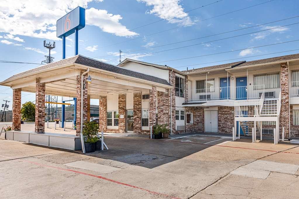 Motel 6 Fort Worth - Northside Экстерьер фото