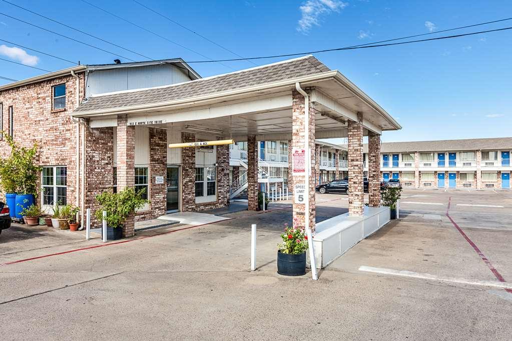 Motel 6 Fort Worth - Northside Экстерьер фото
