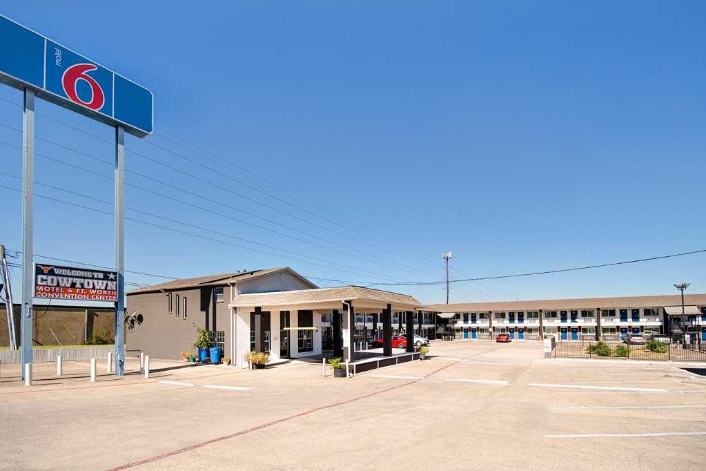 Motel 6 Fort Worth - Northside Экстерьер фото