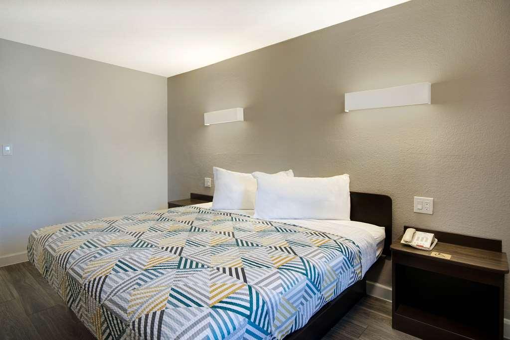 Motel 6 Fort Worth - Northside Номер фото