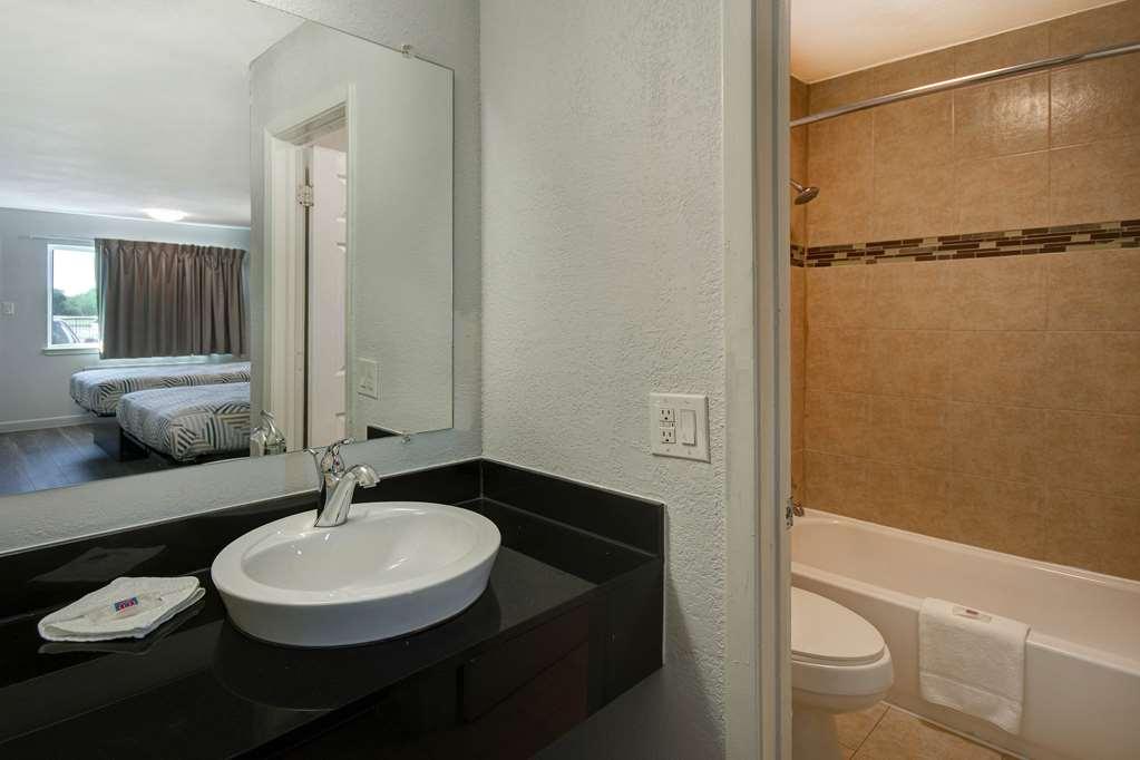 Motel 6 Fort Worth - Northside Экстерьер фото