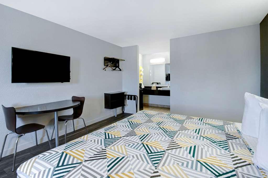 Motel 6 Fort Worth - Northside Номер фото