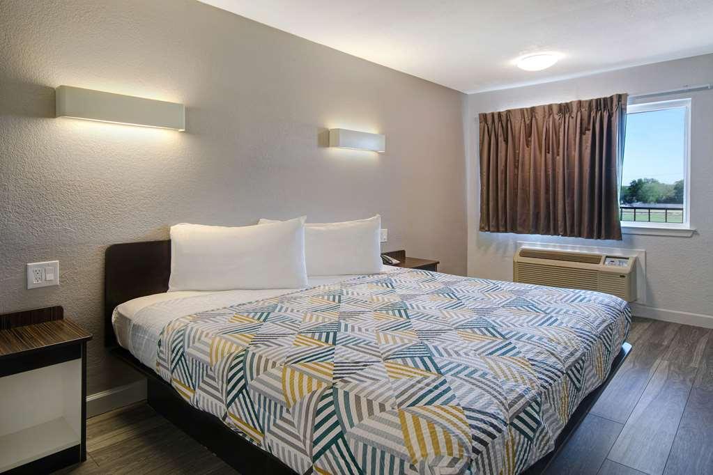Motel 6 Fort Worth - Northside Номер фото