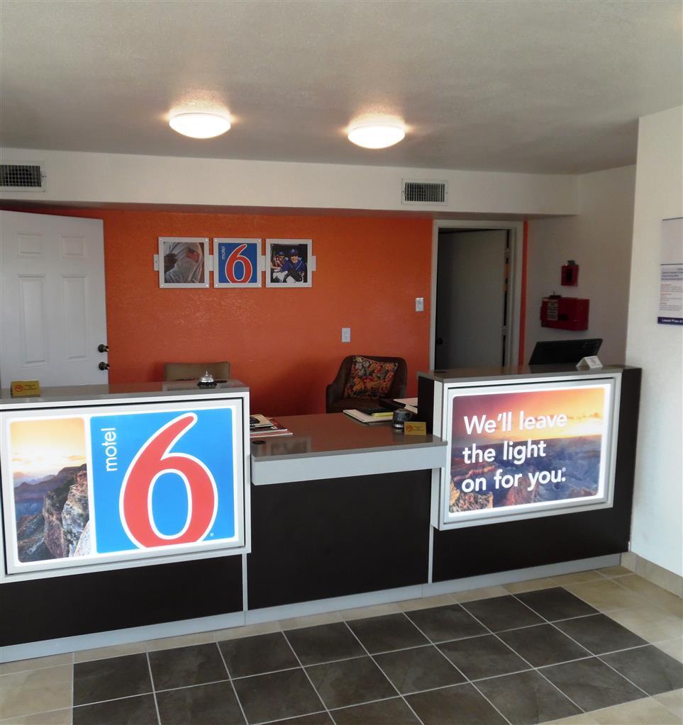 Motel 6 Fort Worth - Northside Интерьер фото