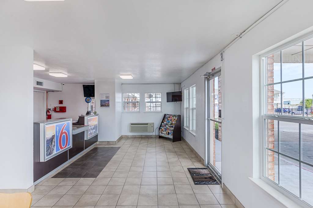 Motel 6 Fort Worth - Northside Интерьер фото