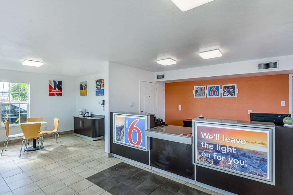 Motel 6 Fort Worth - Northside Интерьер фото